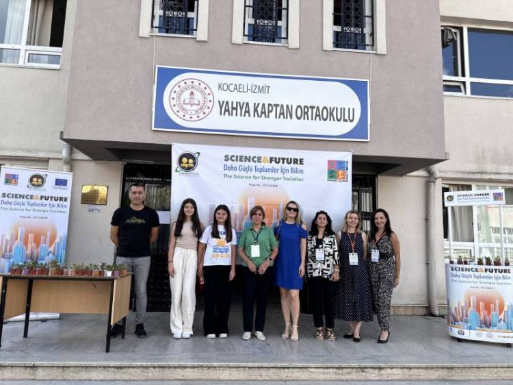 Kocaeli University Academics Met with Students on Science Day