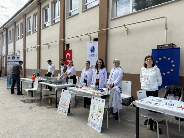 Araştırmacılar Serdivan 15 Temmuz Şehitler Fen Lisesinde