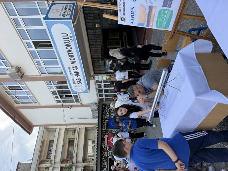 Araştırmacılar Adapazarı Sabihahanım Middle School