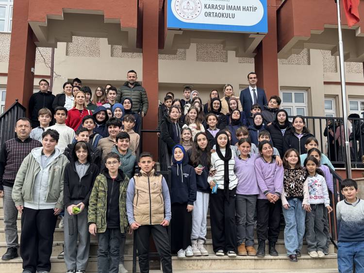 Araştırmacılar Karasu İmam Hatip Ortaokulunda