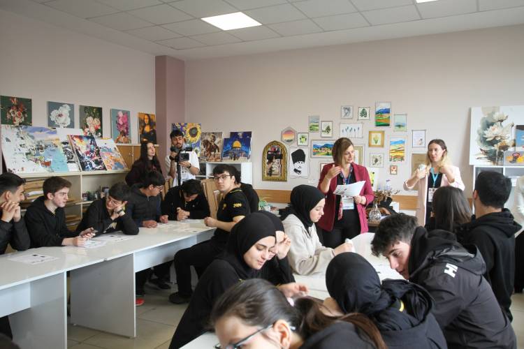 Araştırmacılar Derince Melikşah Anadolu Lisesinde