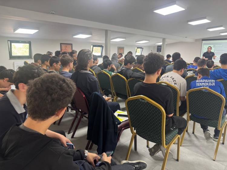 Araştırmacılar Adapazarı Anadolu İmam Hatip Lisesinde
